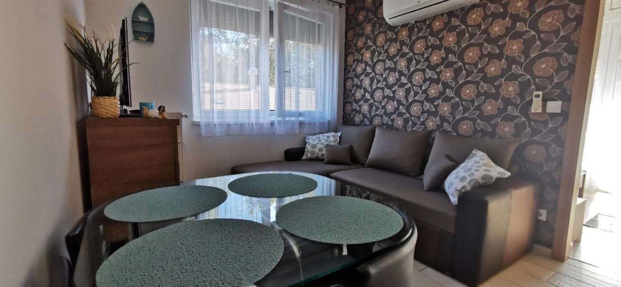 Vivi Wellness Apartman Apartment Siofok Luaran gambar