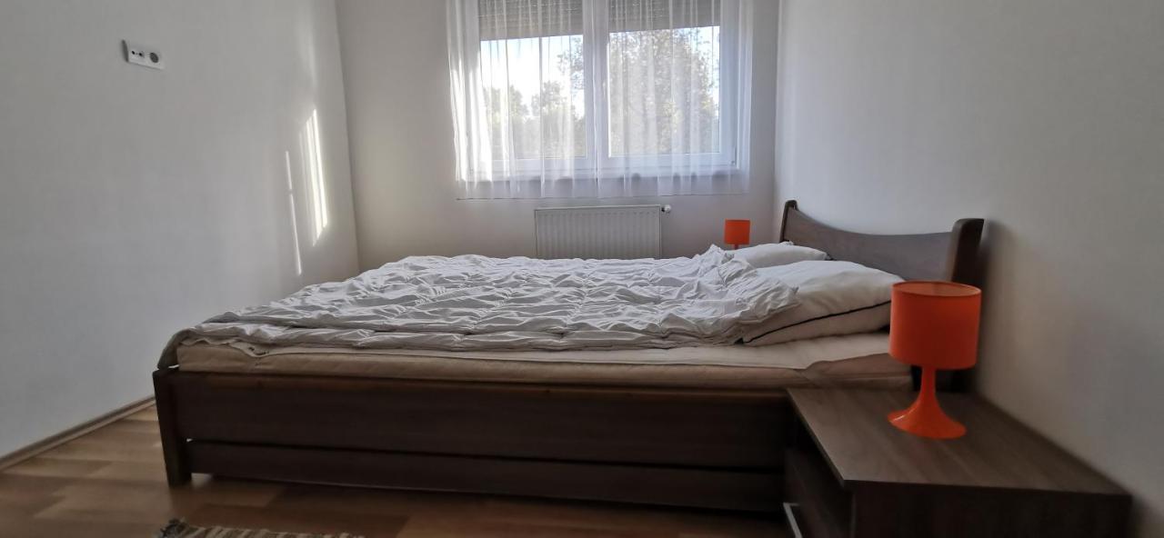 Vivi Wellness Apartman Apartment Siofok Luaran gambar